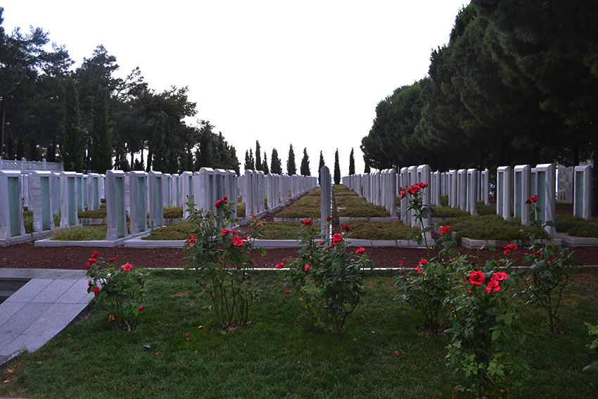 Çanakkale Martyrs' Memorial graves