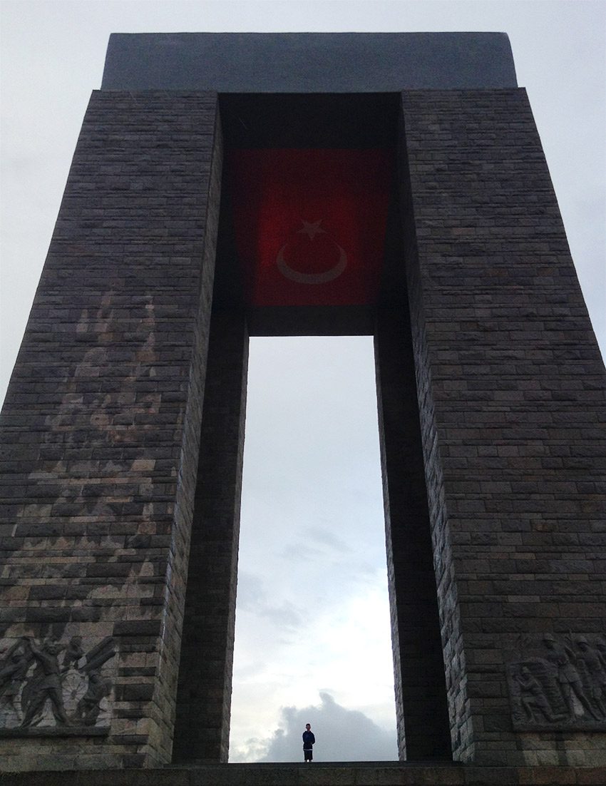 Çanakkale Martyrs' Memorial scale